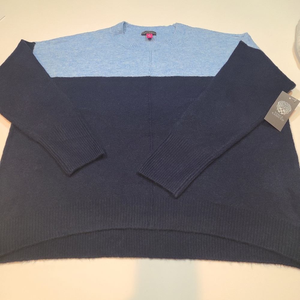 NWT Vince Camuto Light Blue and Navy Crewneck Sweater in Size Small